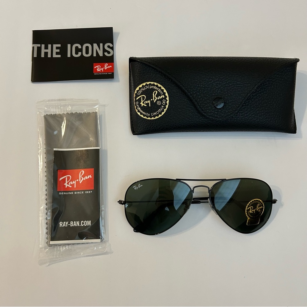 Ray-Ban Black Aviator 3025 Large Metal Icon Sunglasses with Case and